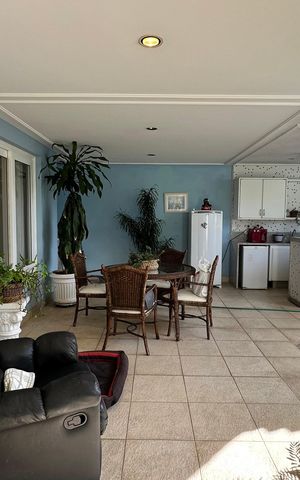 Casa à venda com 508m², 4 quartos e 5 vagas Casa à venda com 508m², 4 quartos e 5 vagasÁrea Externa