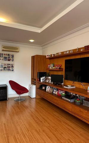 Casa à venda com 508m², 4 quartos e 5 vagas Casa à venda com 508m², 4 quartos e 5 vagasQuarto