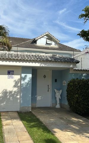 Casa à venda com 508m², 4 quartos e 5 vagas Casa à venda com 508m², 4 quartos e 5 vagasPlaquinha