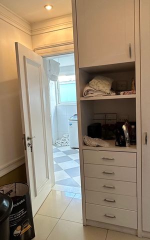 Casa à venda com 508m², 4 quartos e 5 vagas Casa à venda com 508m², 4 quartos e 5 vagasQuarto de Serviço