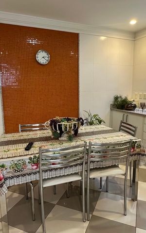 Casa à venda com 508m², 4 quartos e 5 vagas Casa à venda com 508m², 4 quartos e 5 vagasCozinha