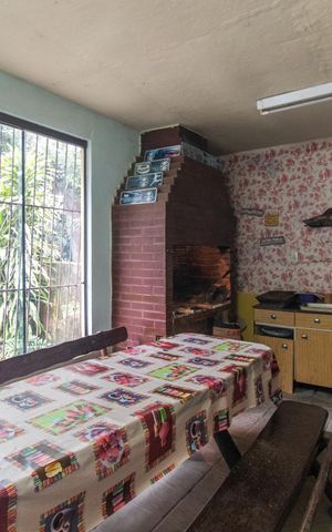 Casa à venda com 350m², 4 quartos e 3 vagas Casa à venda com 350m², 4 quartos e 3 vagasÁrea comum - Churrasqueira