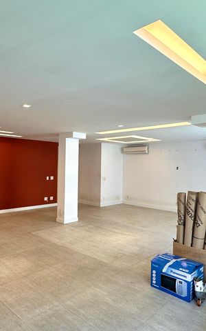 Apartamento à venda com 206m², 4 quartos e 1 vaga Apartamento à venda com 206m², 4 quartos e 1 vagaSala