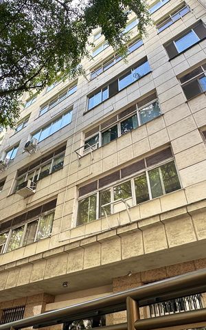 Apartamento à venda com 206m², 4 quartos e 1 vaga Apartamento à venda com 206m², 4 quartos e 1 vagaFachada
