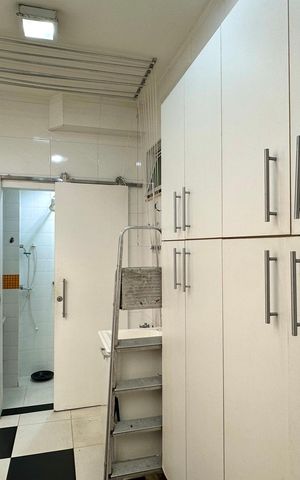 Apartamento à venda com 206m², 4 quartos e 1 vaga Apartamento à venda com 206m², 4 quartos e 1 vagaÁrea de Serviço