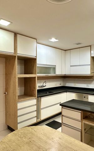 Apartamento à venda com 206m², 4 quartos e 1 vaga Apartamento à venda com 206m², 4 quartos e 1 vagaCozinha