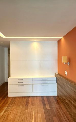 Apartamento à venda com 206m², 4 quartos e 1 vaga Apartamento à venda com 206m², 4 quartos e 1 vagaSuíte 1