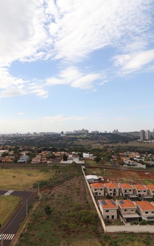 Apartamento para alugar com 65m², 2 quartos e 2 vagasVista da Suíte 2