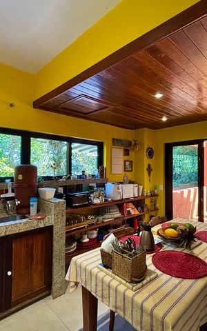 Casa à venda com 246m², 4 quartos e 3 vagasCozinha