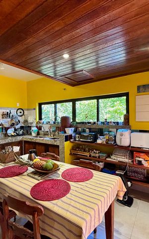Casa à venda com 246m², 4 quartos e 3 vagasCozinha