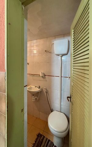 Casa à venda com 246m², 4 quartos e 3 vagasBanheiro de Serviço