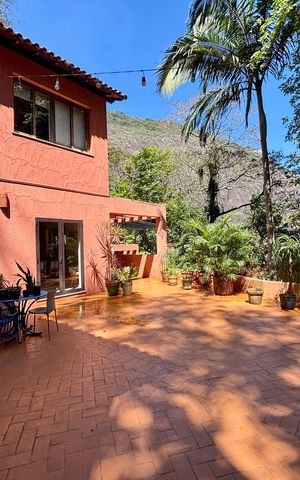Casa à venda com 246m², 4 quartos e 3 vagasÁrea Externa