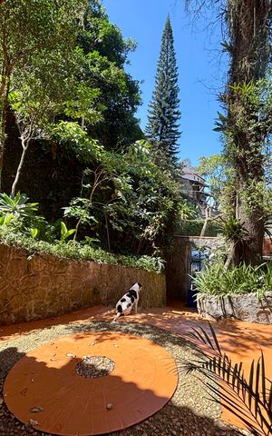 Casa à venda com 246m², 4 quartos e 3 vagasÁrea Externa