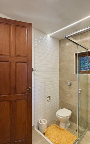 Casa à venda com 246m², 4 quartos e 3 vagasBanheiro 2