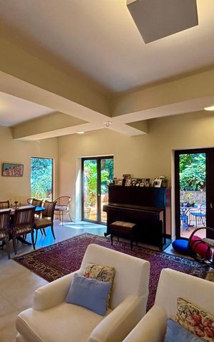 Casa à venda com 246m², 4 quartos e 3 vagasSala 1