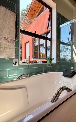 Casa à venda com 246m², 4 quartos e 3 vagasBanheiro da Suíte