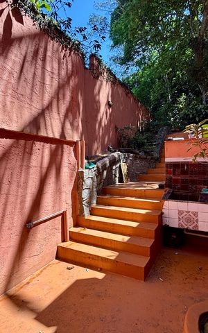 Casa à venda com 246m², 4 quartos e 3 vagasEscada