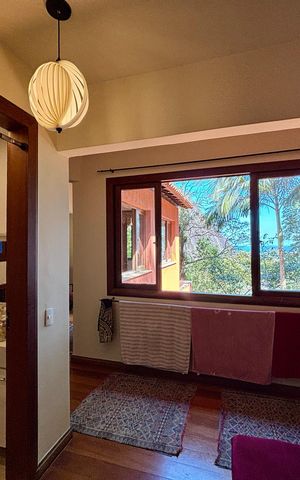Casa à venda com 246m², 4 quartos e 3 vagasSala 2