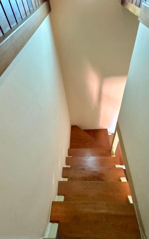 Casa à venda com 246m², 4 quartos e 3 vagasEscada
