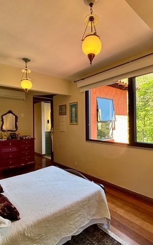 Casa à venda com 246m², 4 quartos e 3 vagasSuíte