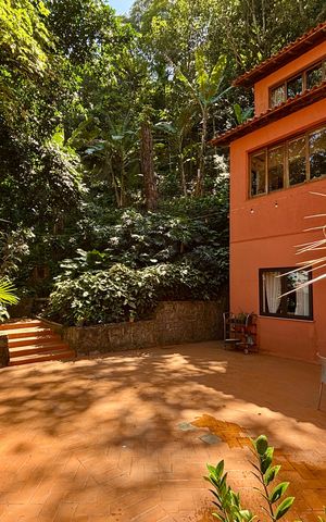 Casa à venda com 246m², 4 quartos e 3 vagasÁrea Externa