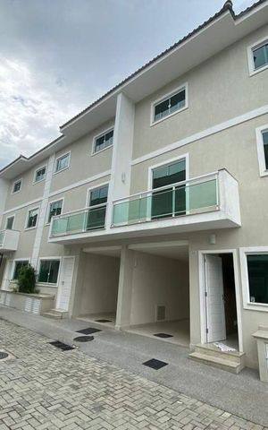 Casa à venda com 156m², 3 quartos e 1 vaga