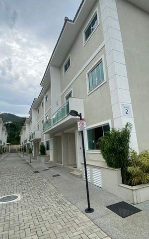 Casa à venda com 156m², 3 quartos e 1 vaga