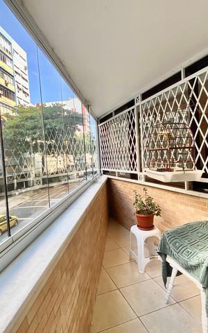 Apartamento à venda com 230m², 4 quartos e 2 vagas Apartamento à venda com 230m², 4 quartos e 2 vagasVaranda Sala