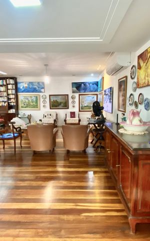 Apartamento à venda com 230m², 4 quartos e 2 vagas Apartamento à venda com 230m², 4 quartos e 2 vagasSala