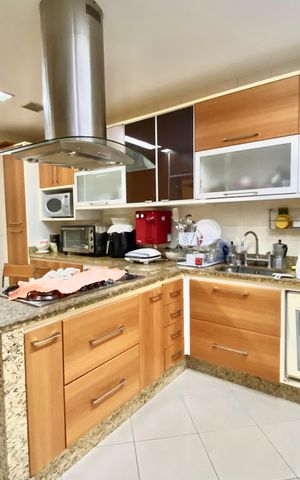 Apartamento à venda com 230m², 4 quartos e 2 vagas Apartamento à venda com 230m², 4 quartos e 2 vagasCozinha
