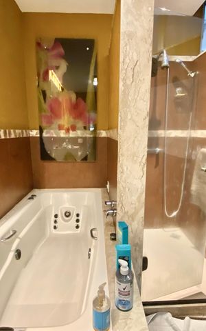 Apartamento à venda com 230m², 4 quartos e 2 vagas Apartamento à venda com 230m², 4 quartos e 2 vagasBanheiro da Suíte 3