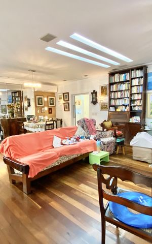 Apartamento à venda com 230m², 4 quartos e 2 vagas Apartamento à venda com 230m², 4 quartos e 2 vagasSala