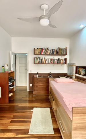 Apartamento à venda com 230m², 4 quartos e 2 vagas Apartamento à venda com 230m², 4 quartos e 2 vagasQuarto 1