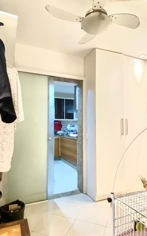Apartamento à venda com 230m², 4 quartos e 2 vagas Apartamento à venda com 230m², 4 quartos e 2 vagasQuarto de Serviço