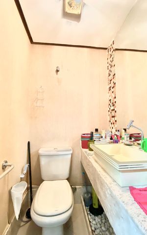 Apartamento à venda com 230m², 4 quartos e 2 vagas Apartamento à venda com 230m², 4 quartos e 2 vagasLavabo da sala