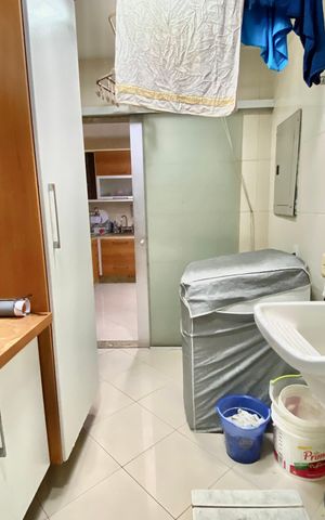 Apartamento à venda com 230m², 4 quartos e 2 vagas Apartamento à venda com 230m², 4 quartos e 2 vagasÁrea de Serviço