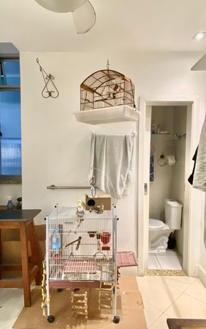 Apartamento à venda com 230m², 4 quartos e 2 vagas Apartamento à venda com 230m², 4 quartos e 2 vagasQuarto de Serviço
