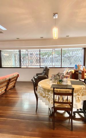 Apartamento à venda com 230m², 4 quartos e 2 vagas Apartamento à venda com 230m², 4 quartos e 2 vagasSala