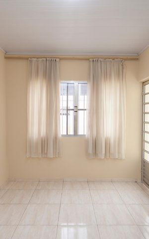 Casa para alugar com 180m², 2 quartos e 4 vagasSala