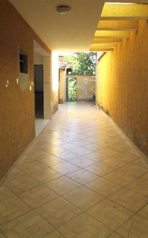 Casa à venda com 170m², 4 quartos e 5 vagas Casa à venda com 170m², 4 quartos e 5 vagasGARAGEM