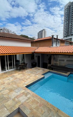 Casa à venda com 449m², 3 quartos e 4 vagasPiscina