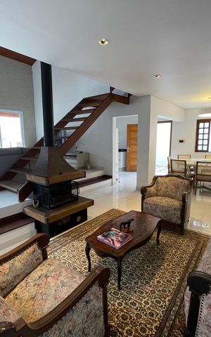 Casa à venda com 449m², 3 quartos e 4 vagasSala