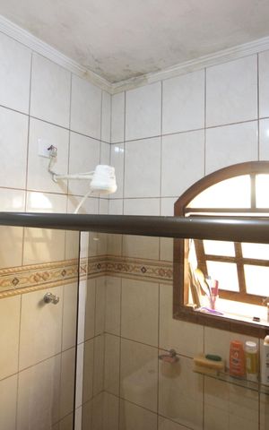 Casa à venda com 172m², 3 quartos e 1 vagaBanheiro
