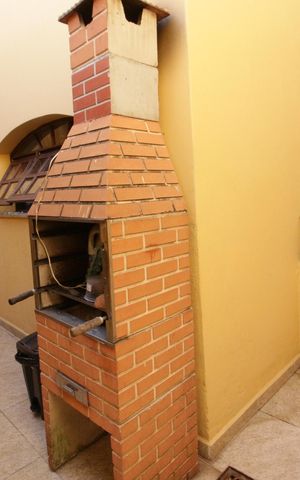 Casa à venda com 172m², 3 quartos e 1 vagaChurrasqueira