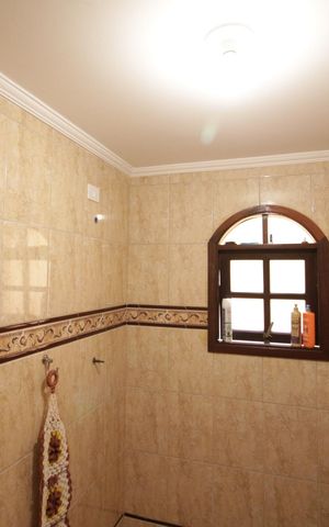 Casa à venda com 172m², 3 quartos e 1 vagaBanheiro 2