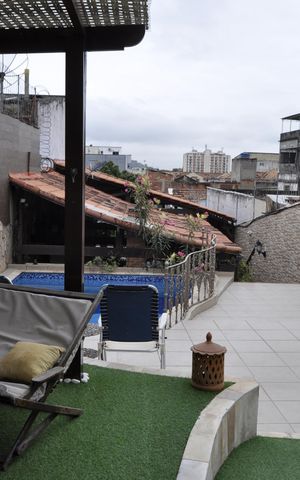 Casa à venda com 206m², 4 quartos e 4 vagasÁrea da Piscina