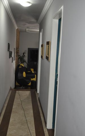 Casa à venda com 206m², 4 quartos e 4 vagasCorredor