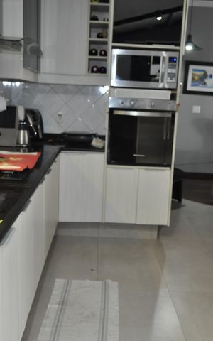 Casa à venda com 206m², 4 quartos e 4 vagasCozinha