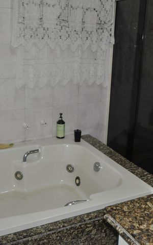 Casa à venda com 206m², 4 quartos e 4 vagasBanheiro da Suíte 1