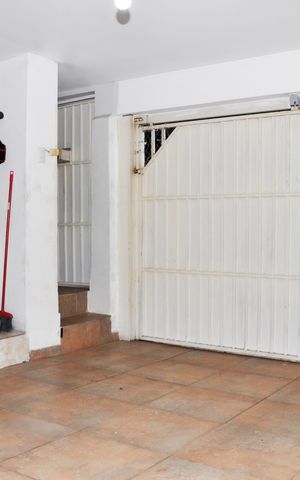Casa à venda com 140m², 3 quartos e 1 vaga Casa à venda com 140m², 3 quartos e 1 vagaGaragem